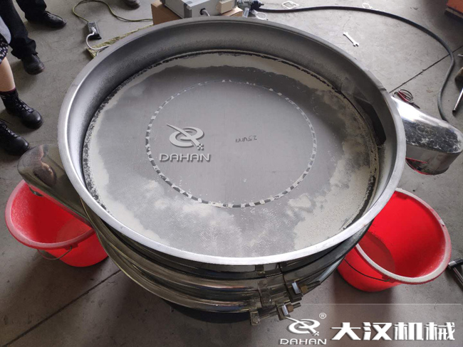 篩分過程中帶有水分的物料會影響篩分效果嗎？